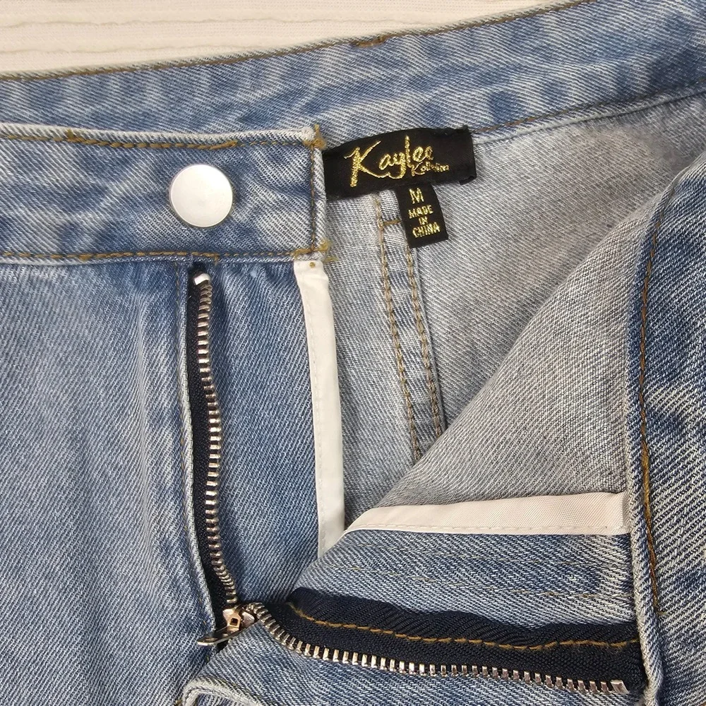 Kaylee Kollection Denim Shorts Medium Wash Cargo Pocket Frayed HemUtility Blue M